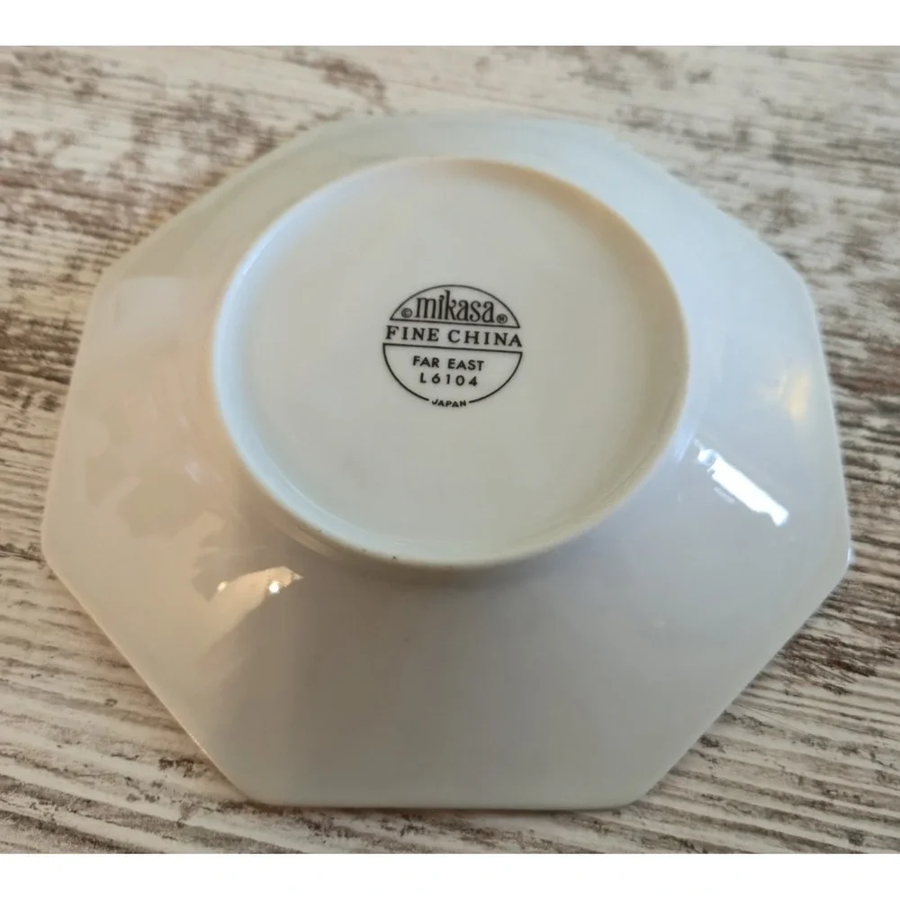 Mikasa Far East L6104 Saucers Set of 2 Octagonal Fine China Japan Cobalt Gold